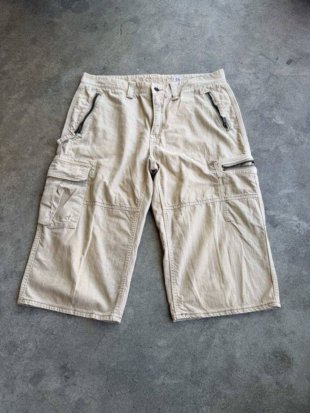 Vintage Y2K Guess Jeans Cargo Shorts Size 36